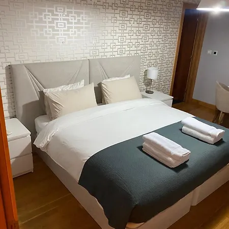 Ribeiros House Infantado 洛里什